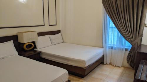 Alor Gajah Ski Chalet | Serene Holiday Chalet with pool in a quiet enclave
