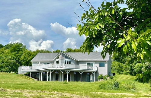 Geneva House | Serene home in Geneva along Seneca Lake Wine Trail w/Lake View and Lake Access