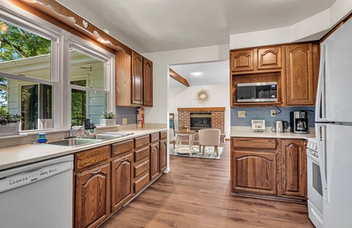Plymouth House | Serene Lake Front Cottage With Dock… Walk to Road America