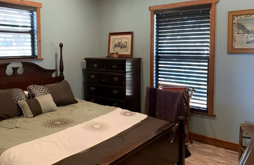 Citrus Springs House | Serene Lakefront 2BR Retreat near Heritage Village