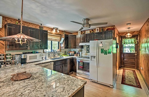 East Wakefield Cabin | Serene Lakefront Cabin w/Fire Pit & Kayaks!