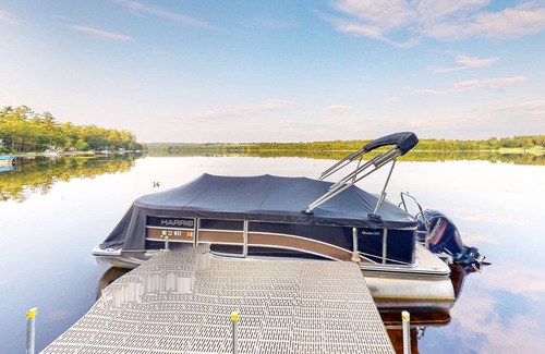 Poland House | Serene Lakeside Retreat with Endless Amenities