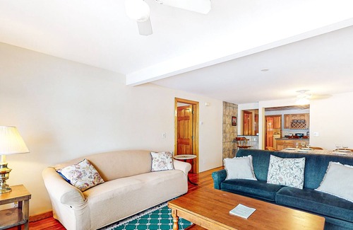 Poland House | Serene Lakeside Retreat with Endless Amenities