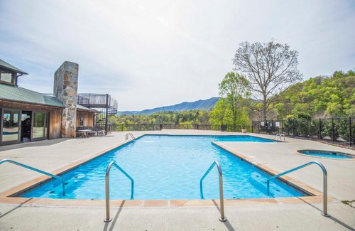 Townsend House | Serene & Luxury Mountain Stay