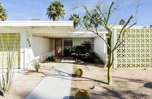 Sunmor House | Serene Mid-Century Oasis with Salt-Water Pool