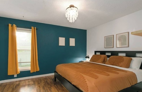 Belton House | Serene Modern Stylish 3BR Home King Beds