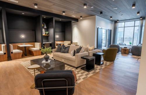 Athens Apartment | Serene, New Apt, Pool, Long Stays