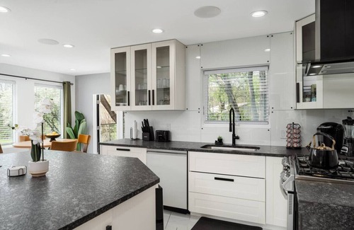 Rockford House | Serene Oasis Near Rock River