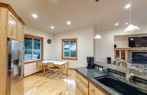 Surf Pines House | Serene, Open Home w/a Private Hot Tub - Walk to Beach & Golf
