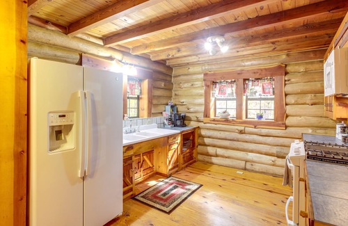 Pikeville Cabin | Serene Pikeville Cabin: 20 Mi to Fall Creek Falls!
