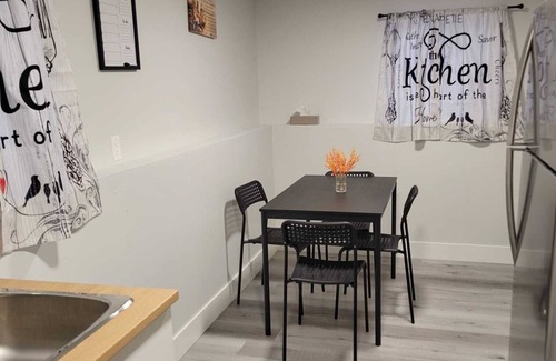 Southwest Edmonton Apartment | Serene Private Basement in Allandale, Edmonton - Close to UofA