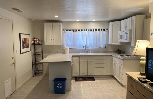 Silicon Valley House | Serene, private haven - great restaurants, shopping, redwoods, ocean, hiking!n