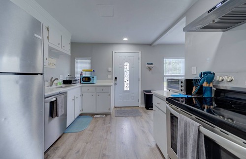 North Charleston House | Serene Private Renovated Charleston Getaway