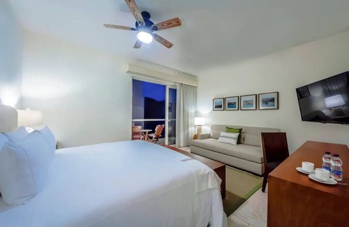 La Cruz de Huanacaxtle Resort | Serene Resort Junior Suite with King bed & Sofa bed- Jungle and Ocean Views