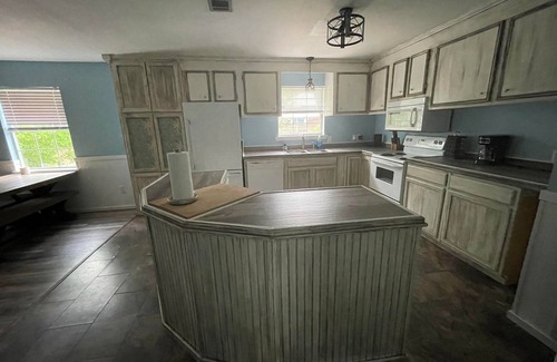Petal House | Serene River House located in Petal Mississippi on Leaf River