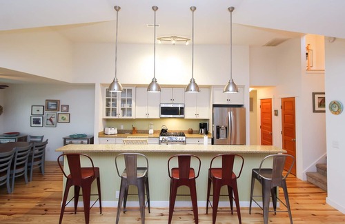 Duck House | Serene Sanderling Beach Cottage Steps from beach w/community pool - Duck