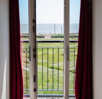 Felixstowe House | Serene Sands