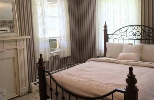 Tyrone House | Serene Sinking Valley Retreat--Main House