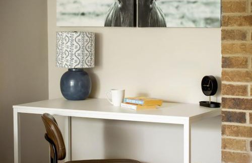 South Congress Apartment | Serene SoCo Escape, Walk to Cafes and Free Parking