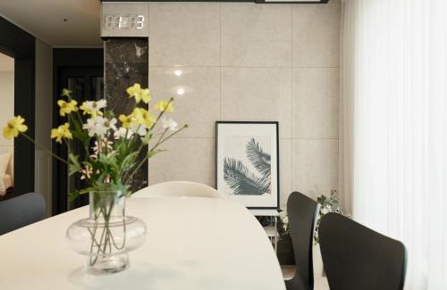 Seongbuk-gu Apartment | Serene Space Seoul