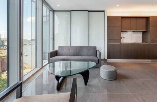 Vauxhall Apartment | Serene & Spacious River View ~ VIP Luxury suite