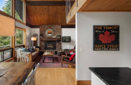 Stowe Hollow House | Serene Stowe Retreat Nestled in the Woods