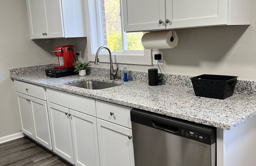 Dayton House | Serene Suburban Retreat- Close to UD, WSU & WPAFB