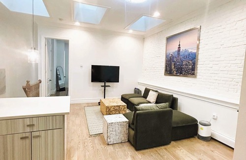 Bushwick Apartment | Serene Sunny Spacious 3-bedroom apartment with – Near Subway, Shops & Dining