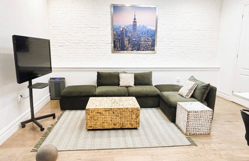 Bushwick Apartment | Serene Sunny Spacious 3-bedroom apartment with – Near Subway, Shops & Dining