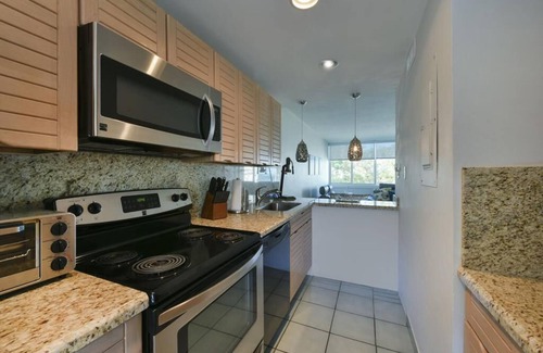 Islamorada House | Serene Sunsets from Your 2 Bedroom Villa