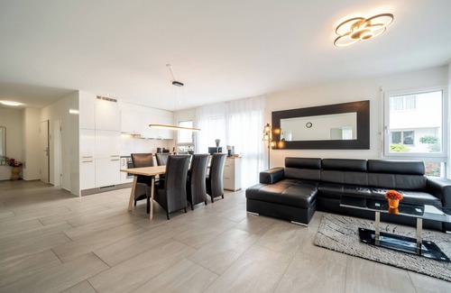 Safenwil Apartment | Serene Swiss Apt - scenic balcony views + parking