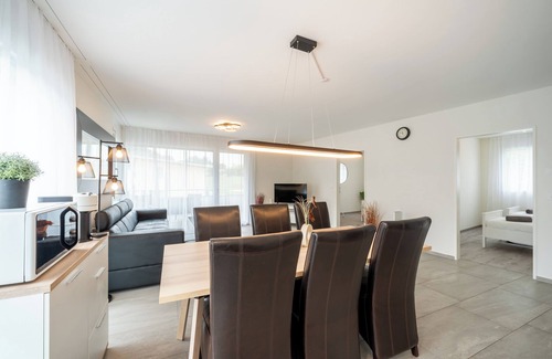 Safenwil House | Serene Swiss Apt | scenic balcony views + parking + hi-speed wifi