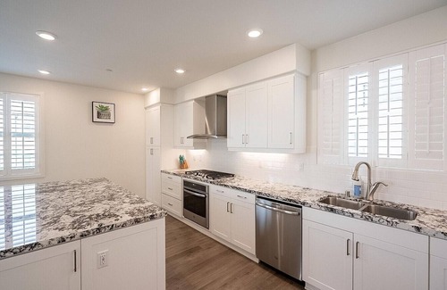 Irvine House | Serene Townhome at The Pools/3b3.5b 3 Balconies with WiFi, AC in lovely Irvine