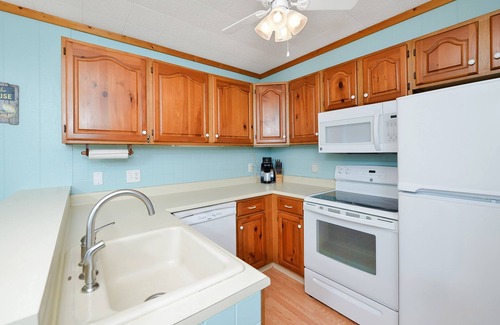 Selbyville House | Serene Waterfront Home In Fenwick Island - Steps To pool. Minutes To Beach.