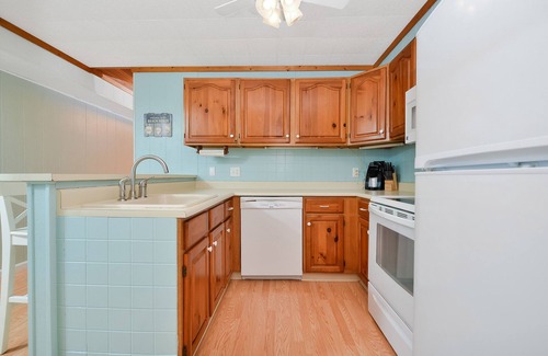 Selbyville House | Serene Waterfront Home In Fenwick Island - Steps To pool. Minutes To Beach.