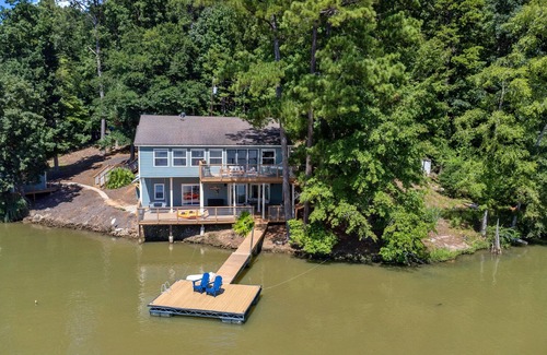 Covington House | Serene Waterfront Home 💙 @ Jackson Lake Escape