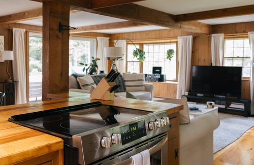 East Haven  Rutland County House | Serene Woodland Retreat | Leaf-Peeping Paradise This Autumn, VT. 20 min to Killington/14 to Pico.