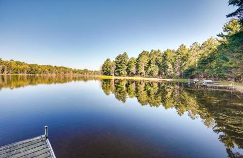 Arbor Vitae House | Serene Woodruff Cottage Lakefront Access!