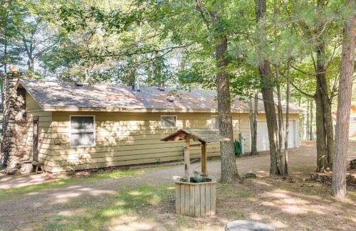 Arbor Vitae House | Serene Woodruff Cottage Lakefront Access!