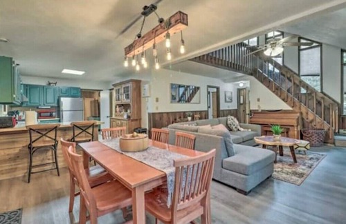 Tobyhanna Cabin | Serene Woods Retreat:Backyard Firepit Pet-Friendly