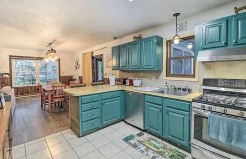 Tobyhanna Cabin | Serene Woods Retreat:Backyard Firepit Pet-Friendly