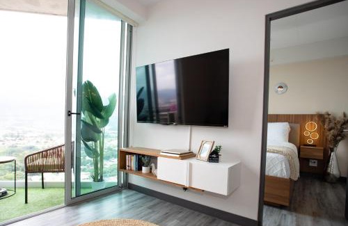 Mata Redonda Apartment | Serenitas at 20, City Views and Wonderland Vibes!