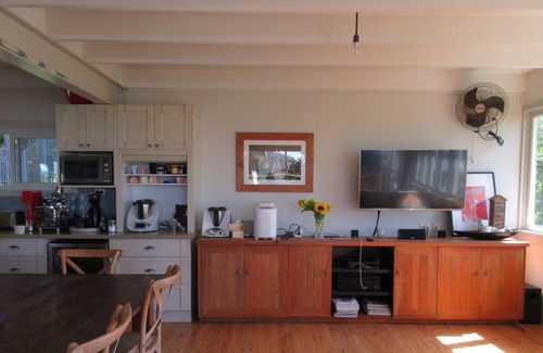 Yaroomba House | Serenity and Peace on the hill by the sea