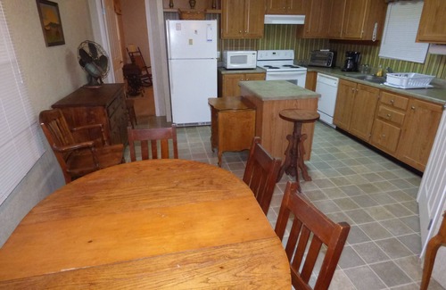 Crawford House | Serenity and peace only 15 miles from M.S.U., centrally located, pets considered