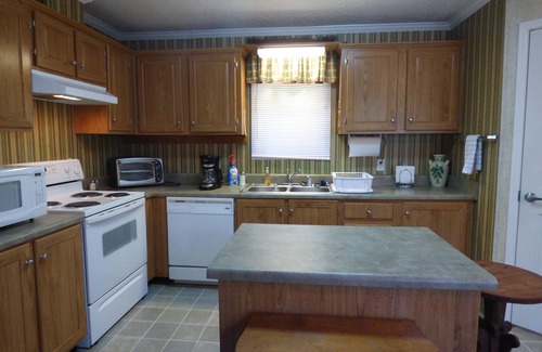 Crawford House | Serenity and peace only 15 miles from M.S.U., centrally located, pets considered