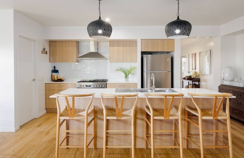 Emerald Beach House | Serenity Bay Retreat - Luxury Coastal Living