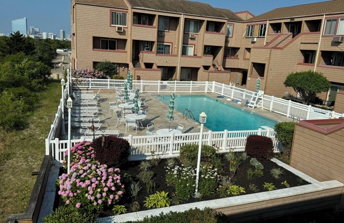 Southend House | *Serenity Beach Front*