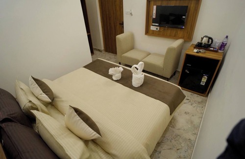 Mayapur Hotel | Serenity By The Ganges