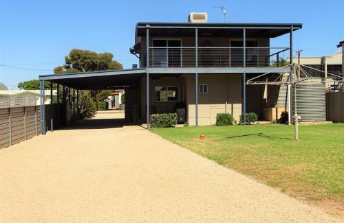 Port Hughes House | Serenity By The Sea