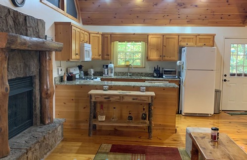 Tarheel Cabin | Serenity Cabin with Fireplace